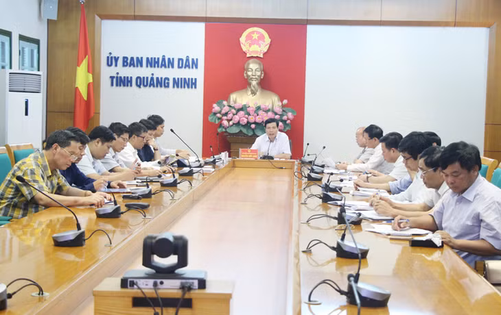 Quang cảnh cuộc họp