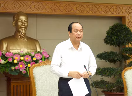 Bộ trưởng, Chủ nhiệm Văn phòng Chính phủ Mai Tiến Dũng, Tổ trưởng Tổ Công tác của Thủ tướng Chính phủ phát biểu tại buổi làm việc. Ảnh: VGP/Nguyễn Hoàng