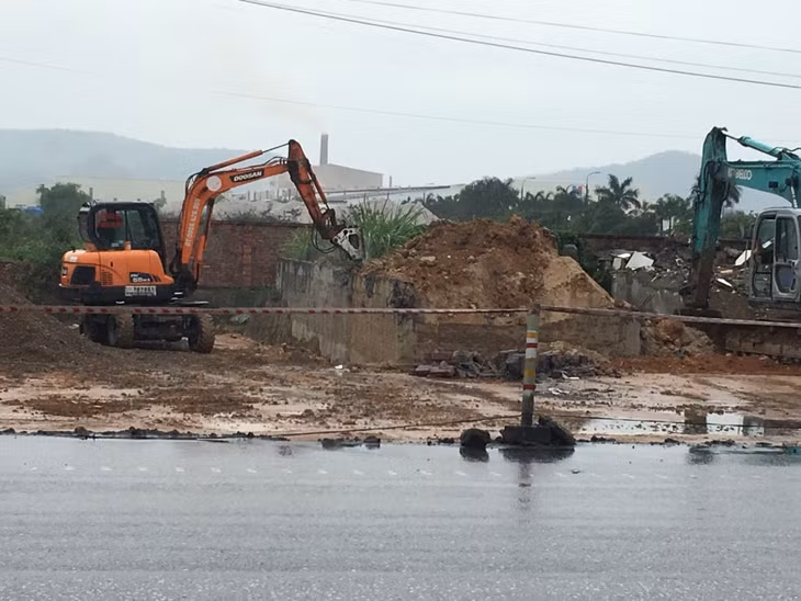 Đơn vị thi công phá dỡ móng nhà