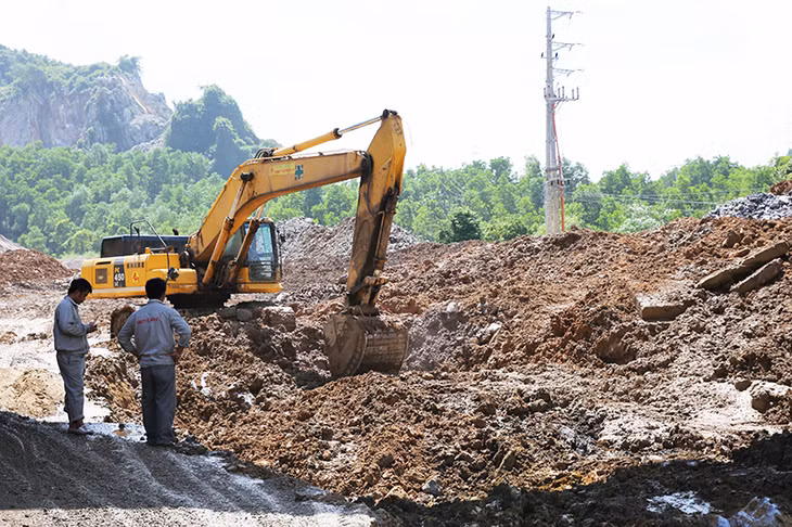 Nhà thầu khắc phục tạm thời các vị trí sạt lở để tiếp tục thi công các hạng mục khác của dự án
