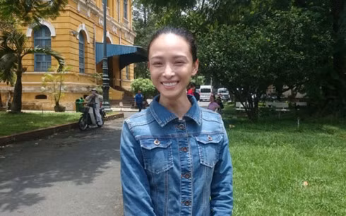 Hoa hậu Phương Nga tại toà án sáng 28/8