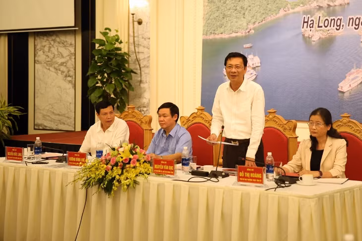 Đồng chí Nguyễn Văn Đọc, Bí thư Tỉnh ủy, Chủ tịch HĐND tỉnh phát biểu tại buổi làm việc