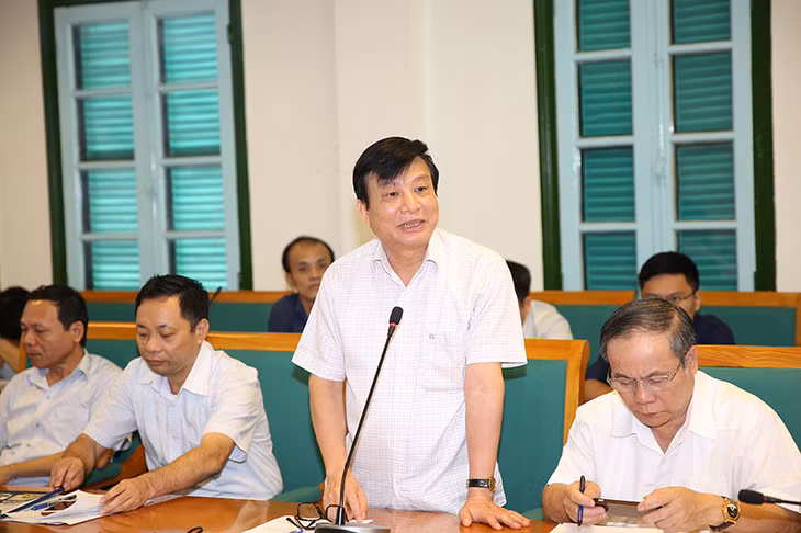 Đồng chí Nguyễn Mạnh Hà, Giám đốc Sở Công Thương báo cáo kế hoạch triển khai Hội chợ.