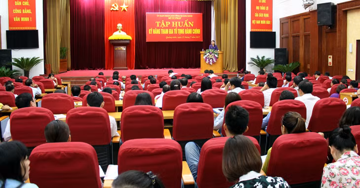 Tập huấn kỹ năng tham gia tố tụng hành chính cho cán bộ, lãnh đạo, công chức tại TP Hạ Long. Ảnh: Vũ Mơ (Văn phòng Sở Tư pháp)