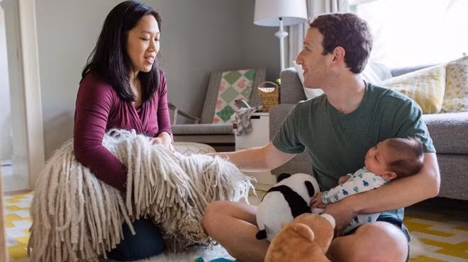 Vợ chồng Mark Zuckerberg cùng hai cô con gái