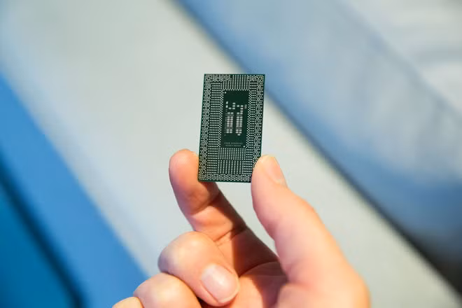 Chip mới của Intel tăng tốc độ lên 40% so với dòng Kaby Lake hiện tại. Ảnh: Mashable.