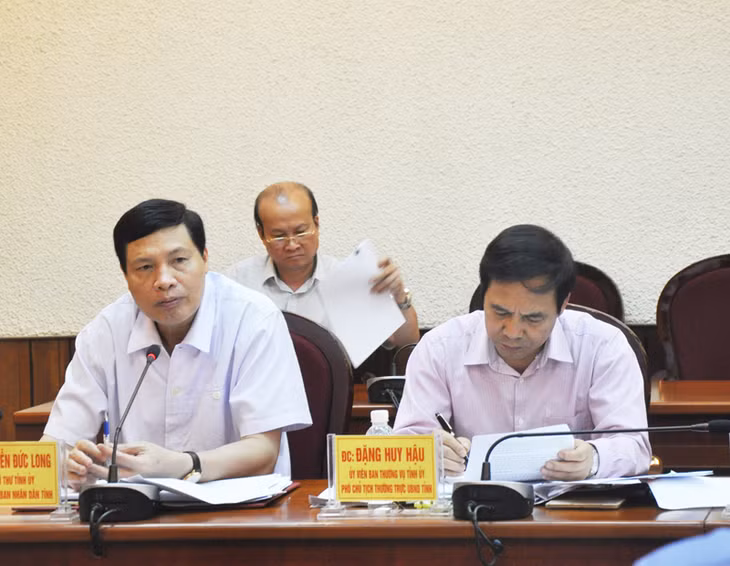 Đồng chí Nguyễn Đức Long, Phó Bí thư Tỉnh ủy, Chủ tịch UBND tỉnh tham gia ý kiến tại hội nghị