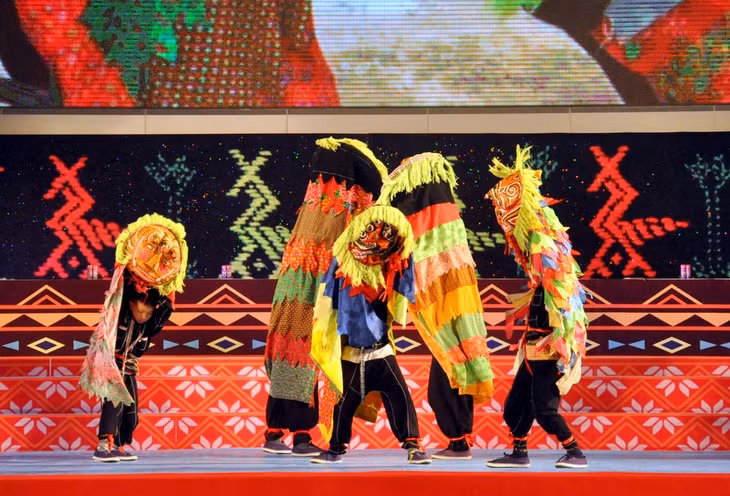 Màn múa truyền thống 