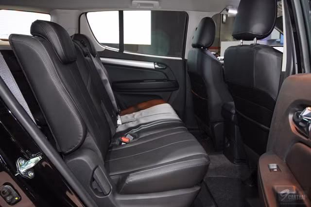 Về an toàn, Chevrolet Trailblazer Z71 có những tính năng nổi bật như hệ thống cảnh báo điểm mù và cảnh báo va chạm phía trước.