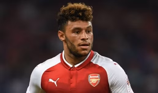  Lời đề nghị mới nhất của ban lãnh đạo Chelsea giành cho ngôi sao Alex Oxlade-Chamberlain của Arsenal có giá 40 triệu bảng
