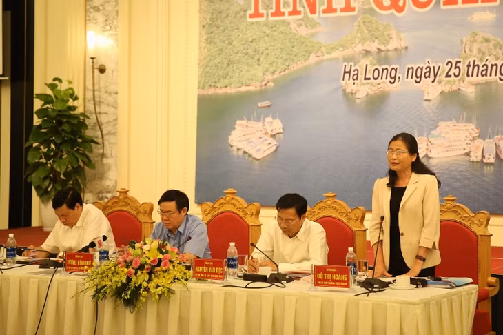 Đồng chí Đỗ Thị Hoàng Phó Bí thư Thường trực Tỉnh ủy phát biểu làm rõ hơn các nội dung Đoàn công tác quan tâm