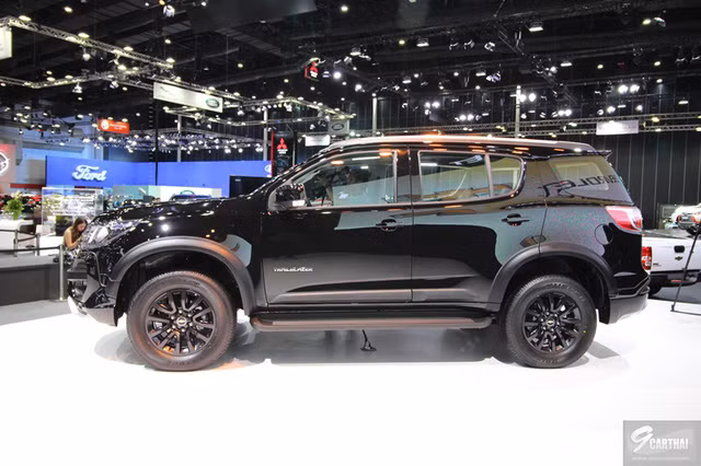 "Xe SUV ngày càng được ưa chuộng nhờ sự suy giảm của thị trường sedan truyền thống. Chevrolet Trailblazer đã nhận được phản hồi tích của khách hàng và thắng nhiều giải thưởng khác nhau. Một trong số đó là giải thưởng xe 7 chỗ được trang bị tốt nhất tại thị trường Thái Lan. Sự ra mắt của phiên bản Z71 sẽ đưa dòng Chevrolet Trailblazer tiến thêm một bậc", ông Wanchai Unakul, tổng giám đốc GM Thái Lan và Đông Nam Á, phát biểu.