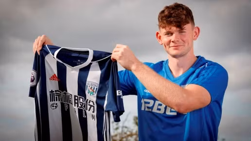  West Brom đã công bố bản hợp đồng Oliver Burke từ RB Leipzig