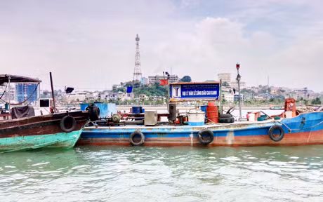 Cửa hàng kinh doanh xăng dầu của Công ty TNHH Vận tải sông biển Diệp Dũng (TP Hạ Long) không có trang thiết bị đo lường theo quy định.