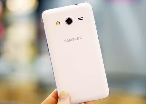 Độ phân 5MP giúp bạn lưu lại khoảnh khắc selfie.