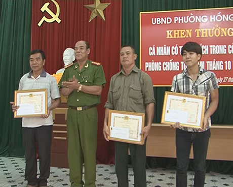 3 cá nhân được khen thưởng.