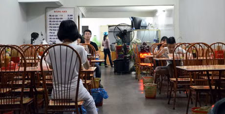 Quán Ngọc Dưỡng luôn đông khách.