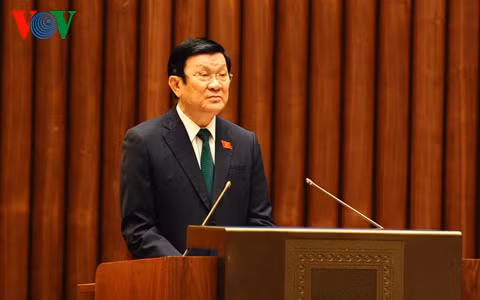 Chủ tịch nước Trương Tấn Sang trình bày Tờ trình về việc phê chuẩn Công ước của Liên Hợp Quốc về chống tra tấn (Ảnh: Quang Trung)