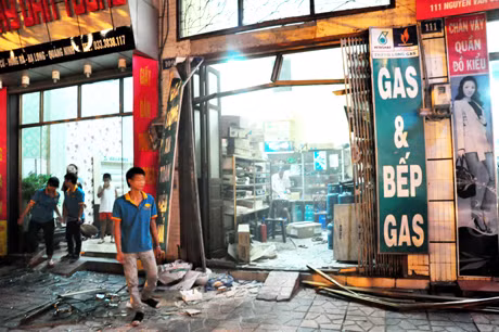 vụ nổ khí gas tại cửa hàng Ngọc Luật, số 109, đường Nguyễn Văn Cừ, phường Hồng Hà, TP Hạ Long tối 22-10; vụ cháy nhà ông Nguyễn Văn Quảng, tổ 8, khu 2, phường Hồng Hà, TP Hạ Long, ngày 23-10.