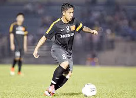 Tiền vệ Hoàng Danh Ngọc