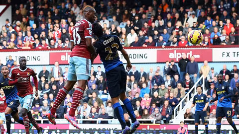 Pha đánh đầu hạ gục Man City của Sakho