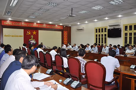 Quang cảnh buổi làm việc.