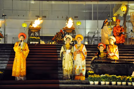 Chương trình diễn ra với nhiều tiết mục nghệ thuật đặc sắc.