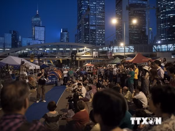 Người biểu tình tập trung tại quận Admiralty, Hong Kong ngày 20/10. (Nguồn: AFP/TTXVN)