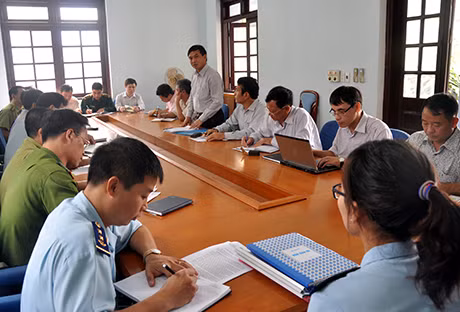 Đồng chí Phạm Trung Vịnh, Phó Trưởng BCĐ 389 tỉnh, Phó Cục trưởng Cục Hải Quan, Trưởng Đoàn kiểm tra BCĐ 389 tỉnh phát biểu chỉ đạo tại huyện Bình Liêu