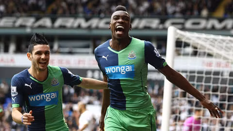 Ameobi ghi bàn chỉ 6 giây sau khi vào sân
