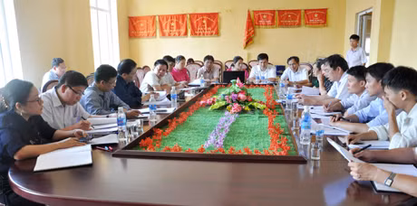 Đoàn giám sát của Ban Văn hoá - Xã hội, HĐND tỉnh làm việc với lãnh đạo xã Quảng An về công tác văn hoá - xã hội tại địa phương.