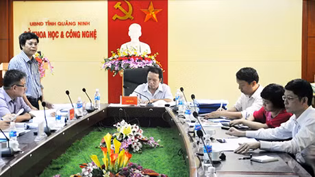 Thành viên của Hội đồng nghiệm thu nhận xét, đánh giá dự án Tạo lập, quản lý và phát triển nhãn hiệu tập thể “Nếp cái Hoa vàng Đông Triều”