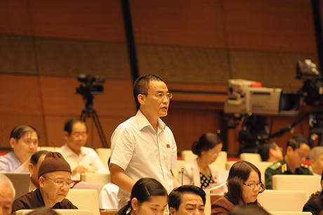 Đ/c Trần Văn Minh, Phó trưởng Ban Dân nguyện của UBTV Quốc hội, đại biểu quốc hội tỉnh Quảng Ninh phát biểu