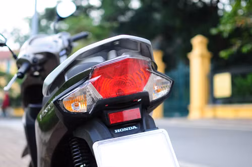 Cụm đèn giống PCX.