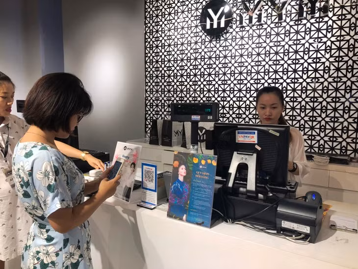 Người dân nên sử dụng các hình thức thanh toán trực tuyến để 