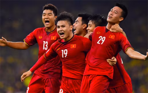  Quang Hải và 19 tuyển thủ Việt Nam làm nên chiến tích tại AFF Cup 2018 lọt vào danh sách đề cử VĐV tiêu biểu 2018.