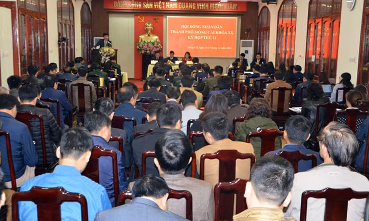 Quang cảnh kỳ họp.