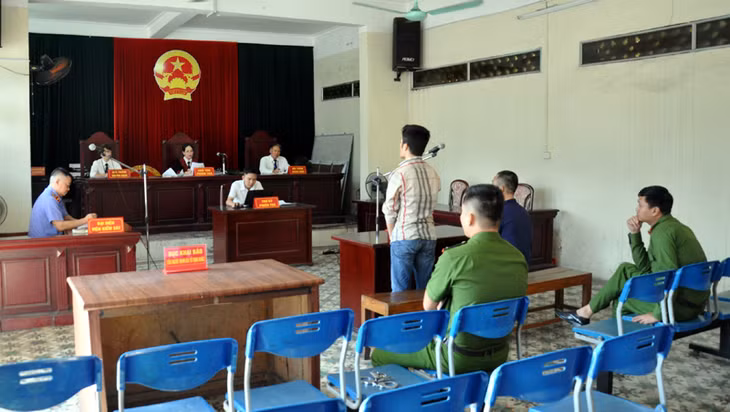 TAND TP Cẩm Phả đưa ra xét xử một vụ án hình sự