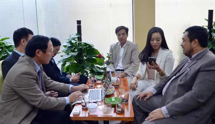 Ngày 8/12 vừa qua, Vân Đồn tổ chức khai trương và truy cập vào trang Fanpage DDCI Vân Đồn. (Ảnh: Dương Trường)