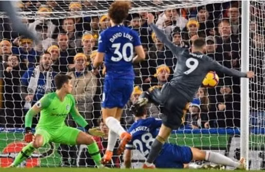  Vardy ghi bàn ấn định chiến thắng chung cuộc 1-0 cho Leicester City ở phút 51.