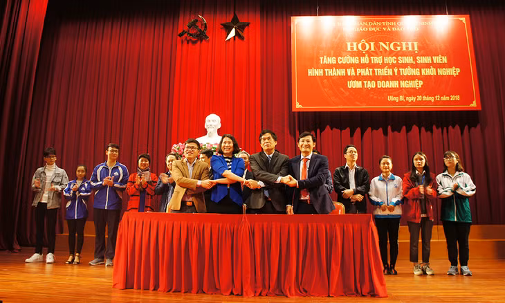 Lãnh đạo các bên ký kết biên bản ghi nhớ.