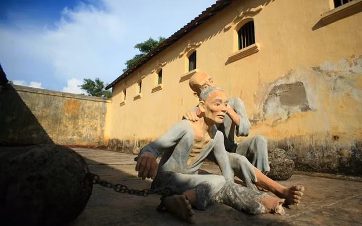 8. Di tích lịch sử Nhà đày Buôn Ma Thuột (thành phố Buôn Ma Thuột, tỉnh Đắk Lắk).