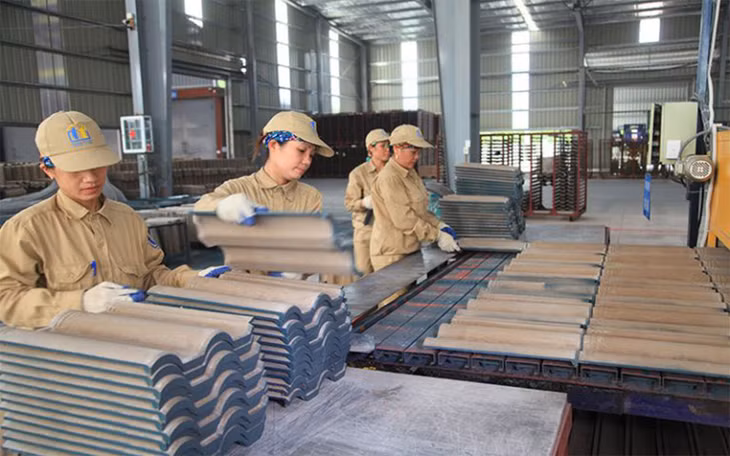 Sản xuất gạch ngói tại Công ty TNHH xây dựng Thanh Tuyền (TX Đông Triều)