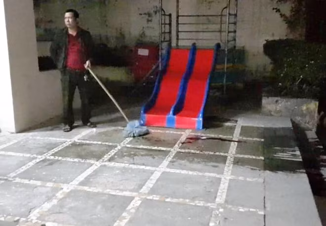 Vị trí cháu bé gặp nạn. Ảnh: Phạm Hòa.