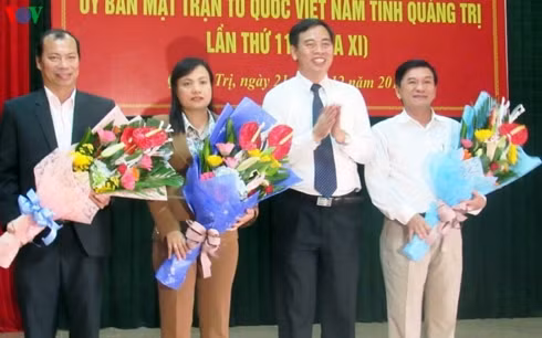 Bà Hồ Thị Lệ Hà (thứ hai từ trái sang) được điều chuyển làm Phó Chủ tịch Ủy ban mặt trận Tổ quốc Việt Nam tỉnh Quảng Trị.