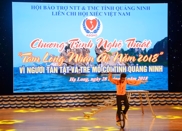 Liên Chi hội Xiếc Việt Nam t