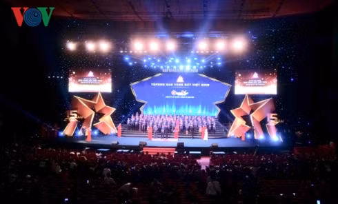 Các doanh nghiệp trong TOP 200 thương hiệu Sao Vàng đất Việt 2018 đã tạo ra trên 912.000 tỷ đồng doanh thu