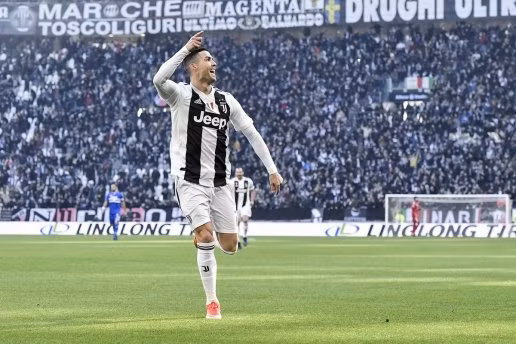  Ronaldo mở tỷ số.