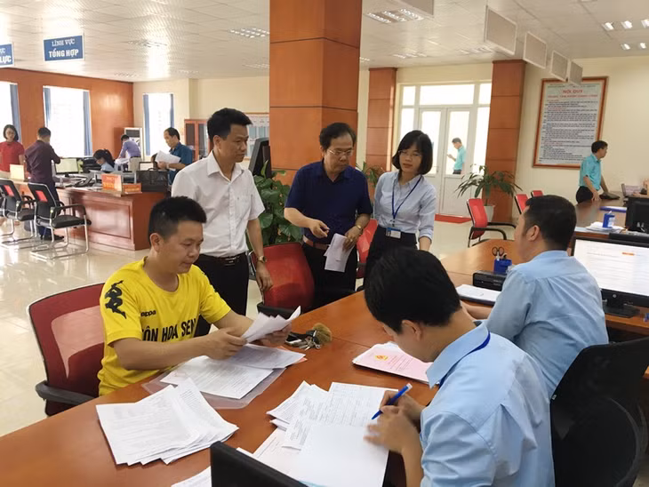  Đoàn giám sát Ban dân vận Tỉnh ủy tổ chức giám sát tại Trung tâm HCC huyện Bình Liêu.