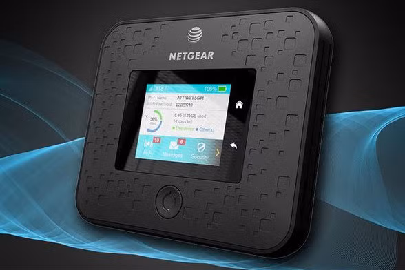 Netgear Nighthawk 5G là thiết bị có kết nối 5G đầu tiên trên thế giới. Ảnh: PhoneArena.